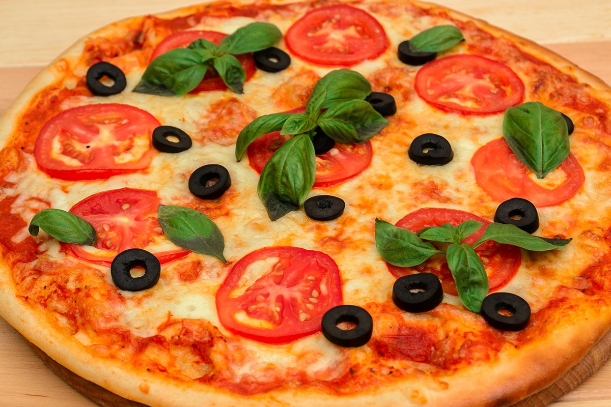 Proč je pizza na snídani užitečnější než vločky