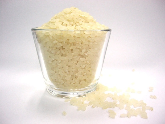 Kolik gramů rýže v brýlích a lžících