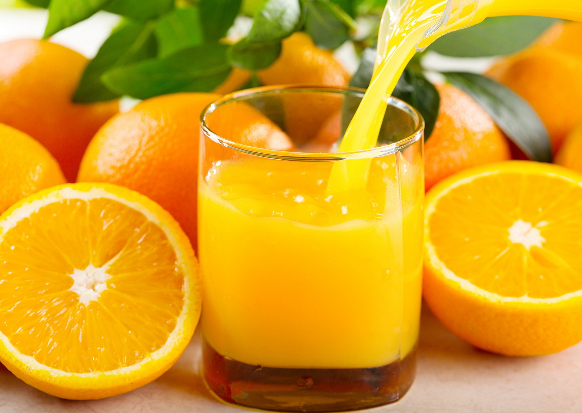 Jak zvýšit množství šťávy, které lze vytlačit z citrusových plodů
