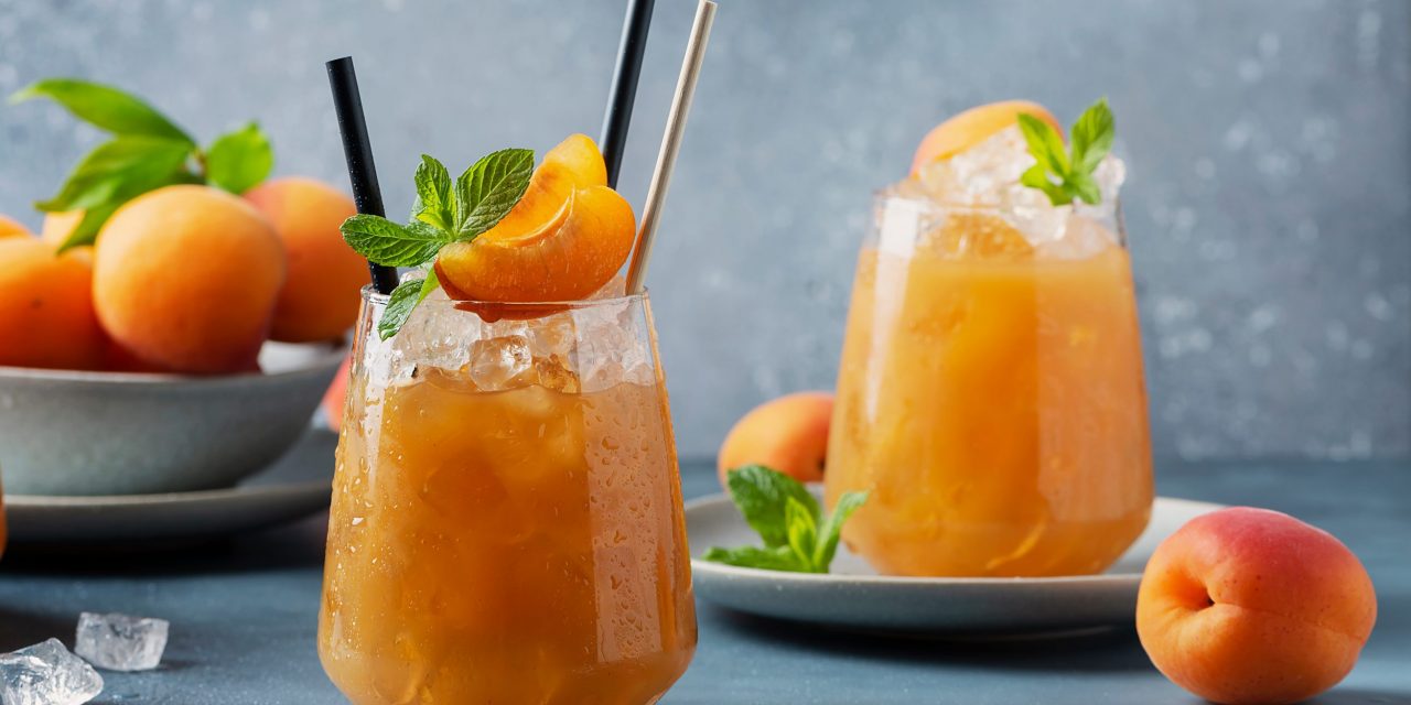 Meruňkový koktejl s amaretem