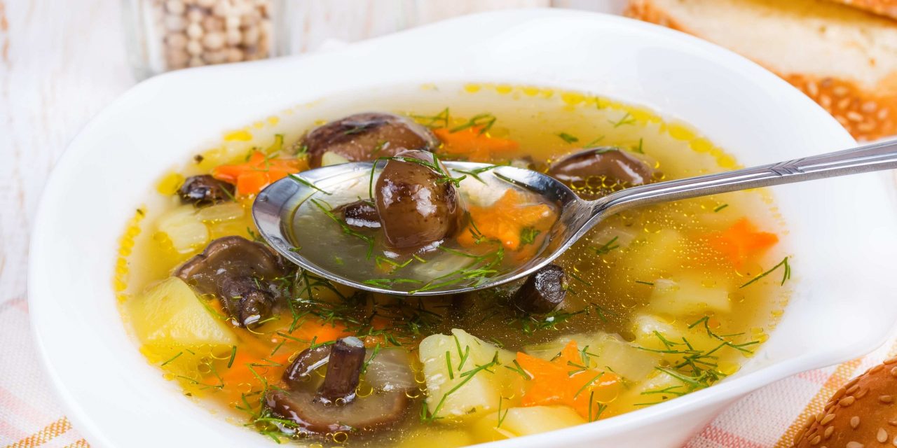 Zeleninová polévka s houbami: recept