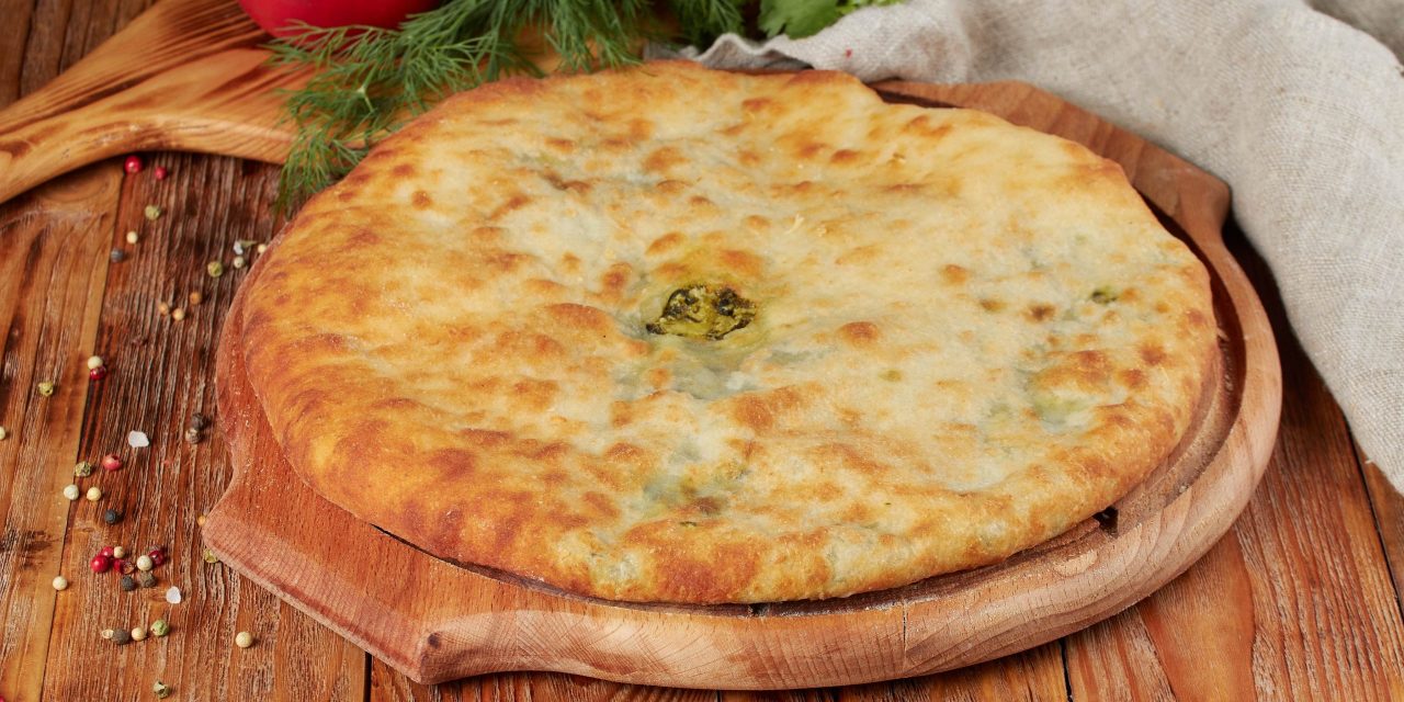 Osetian Pies s kuřecím a sýrem doma: Recept
